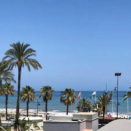 With One Bedroom In With Wonderful Sea View And Wifi 100 M From The Beach Apartamento